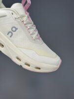 کتونی آن رانینگ کلودنوا سفید صورتی On Running Cloudnova X - Image 4