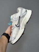 نایک وی فایو آر ان آر کرم سیلور Nike V5 RNR - Image 4