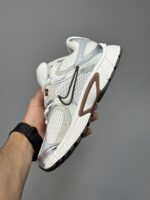 نایک وی فایو آر ان آر سفید سیلور قهوه ای Nike V5 RNR Sail Fauna Brown Phantom Light Orewood Brown - Image 4