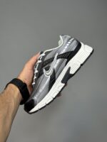 نایک اینیشیتور نقره‌ای خاکستری مشکی سفید Nike Initiator Anthracite Metallic Cool Grey - Image 3