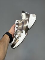 کتونی نایک وی تو کی ران سفید قهوه ای Nike V2K Run Mink Brown Summit White College Grey Ironstone - Image 4