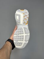 کتونی نایک وی تو کی ران خاکستری خردلی Nike V2K Run - Image 5