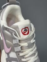 کتونی نایک وی تو کی ران خاکستری صورتی Nike V2K Run Grey and Pink - Image 6