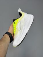 کتونی نایک وومرو 18 سفید سبز Nike Vomero 18 Green White - Image 4