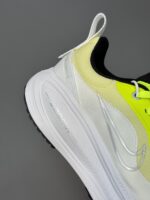 کتونی نایک وومرو 18 سفید سبز Nike Vomero 18 Green White - Image 6