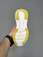 کتونی نایک وومرو 18 سفید Nike Vomero 18 White - Image 5