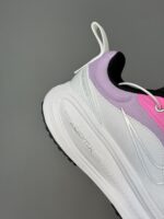 کتونی نایک وومرو 18 سفید صورتی Nike Vomero 18 Pink White - Image 5