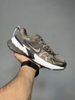 کتونی نایک وی تو کی ران قهوه‌ای Nike V2K Run Brown White Black - Image 2