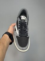 کتونی نایک ایر جردن وان لو ترویس اسکات گری اسموک مشکی طوسی Nike Jordan 1 Travis Scott Gray Smoke - Image 3
