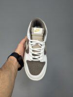 کتونی نایک اس بی دانک لو کرم قهوه ای Nike SB Dunk Low - Image 3