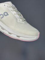 کتونی آن رانینگ کلود زون سفید صورتی On Running Cloudzone White Pink - Image 6